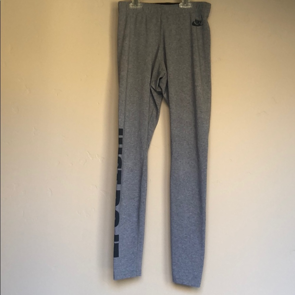 Women’s Nike leggings